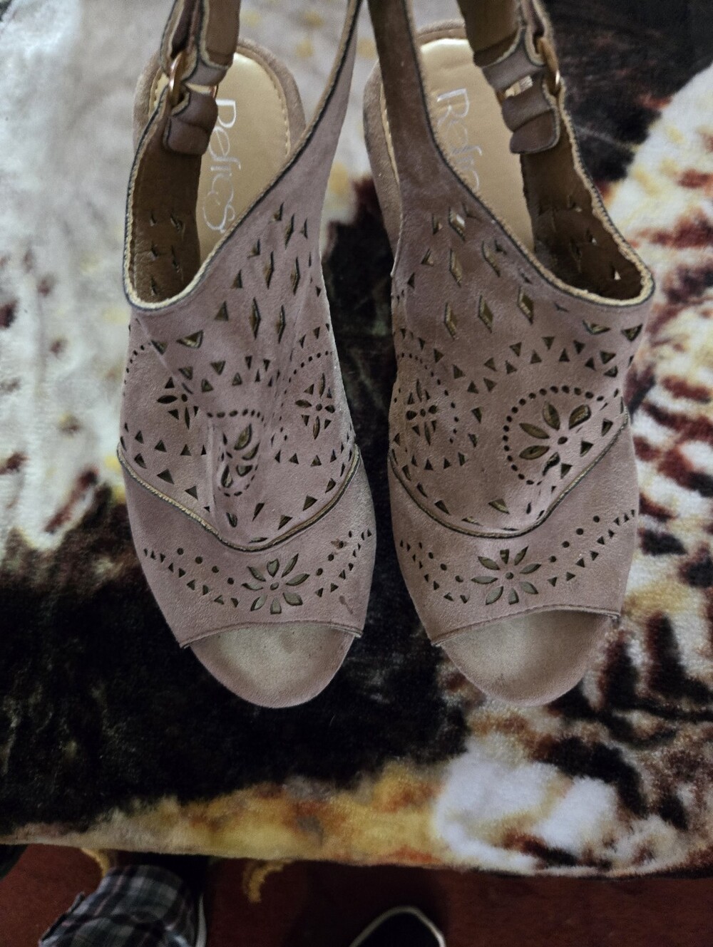 Dolce Vita Mauve Taupe Laser-Cut Peep-Toe Slingback Mules